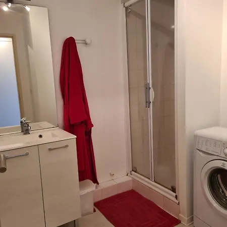 Apartment A 50m De La
