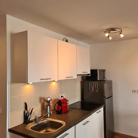 Apartment A 50m De La *